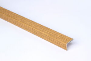 Nurgaliist Küberit 235 tamm 20x24,5mm 2m iseliimuv