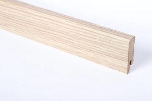 Sokliliist MDF Malaga 15x50x2400 sile tamm 6054/P050132
