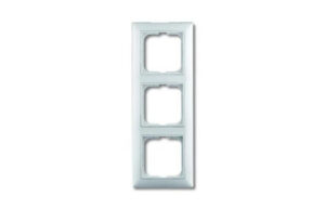 Pistikupesa raam 3-ne BASIC55 A1481P